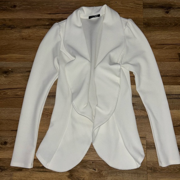 Fashion Nova white blazer - Picture 2 of 6